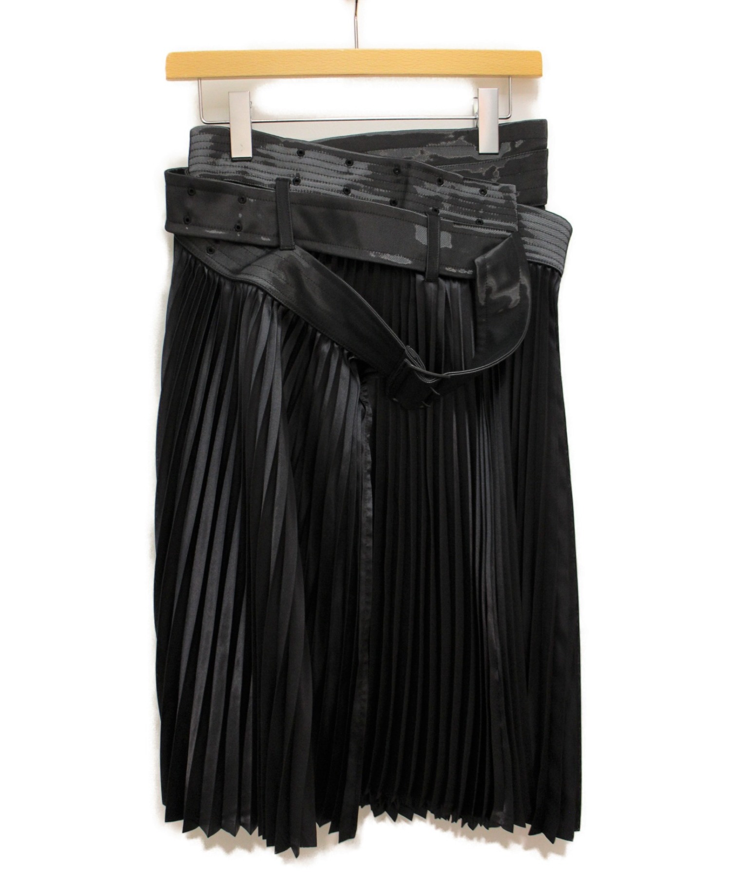 ジュンヤワタナベのプリーツスカートふくらはぎ丈透け感があります