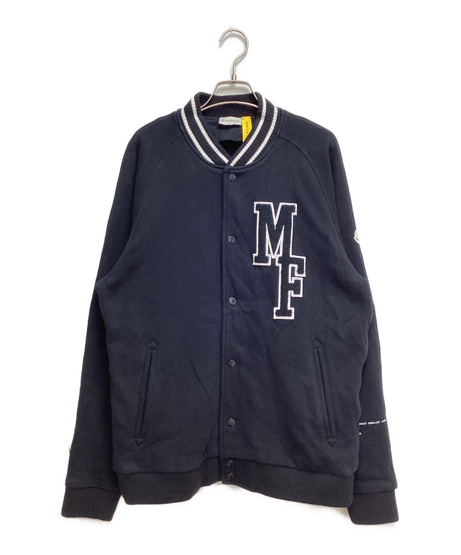 中古・古着通販】MONCLER GENIUS (モンクレール ジーニアス) FRAGMENT DESIGN (フラグメントデザイン) 23AW × FRAGMENT DESIGN(フラグメントデザイン) スタジャン ブラック サイズ:L｜ブランド・古着通販 トレファク公式【TREFAC  FASHION】スマホサイト