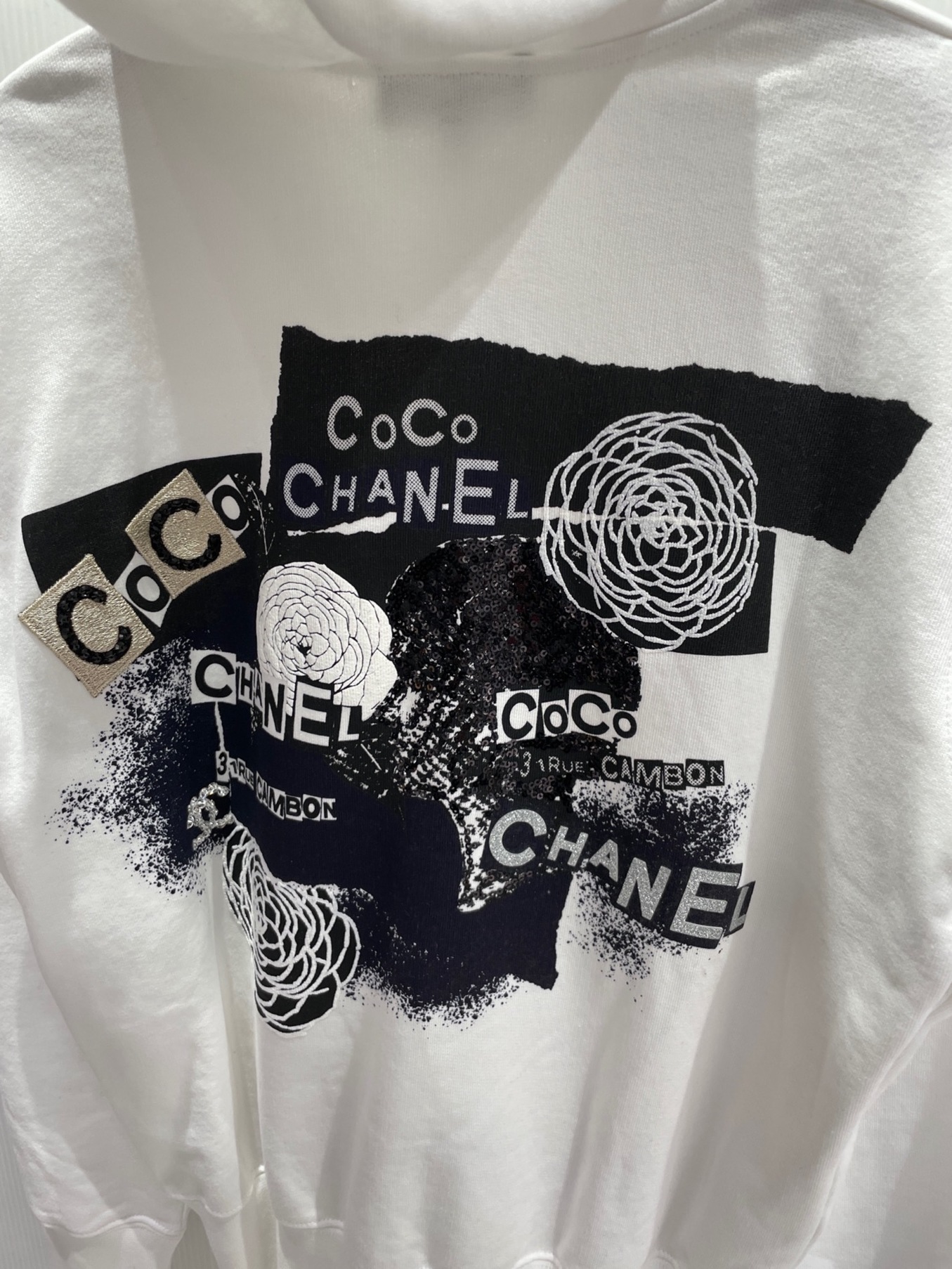 中古・古着通販】CHANEL (シャネル) グラフティロゴジップアップ