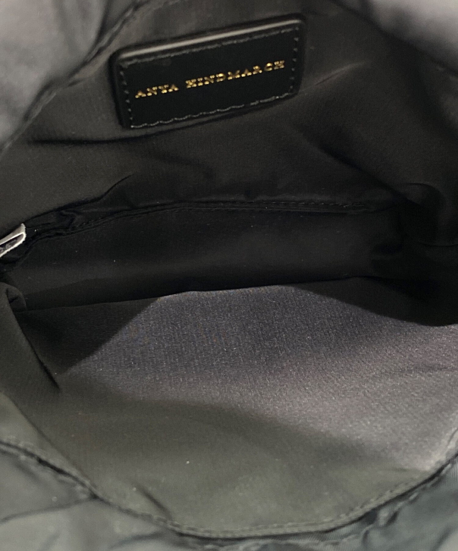 中古・古着通販】ANYA HINDMARCH (アニヤハインドマーチ) 巾着ポーチ ブラック 未使用品｜ブランド・古着通販  トレファク公式【TREFAC FASHION】スマホサイト