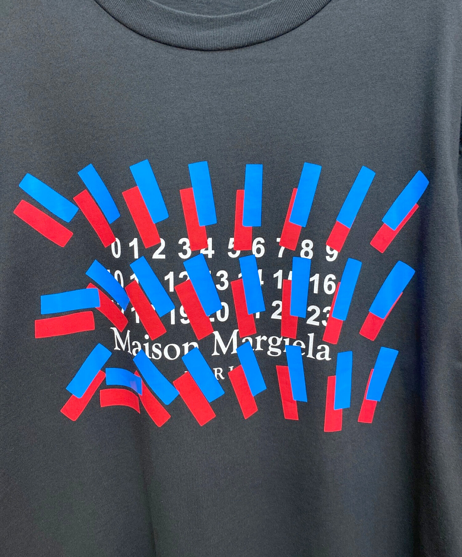 Maison Margiela (メゾンマルジェラ) メゾンマルジェラ オーバーサイズ カレンダータグ グラフィックTシャツ ブラック サイズ:44