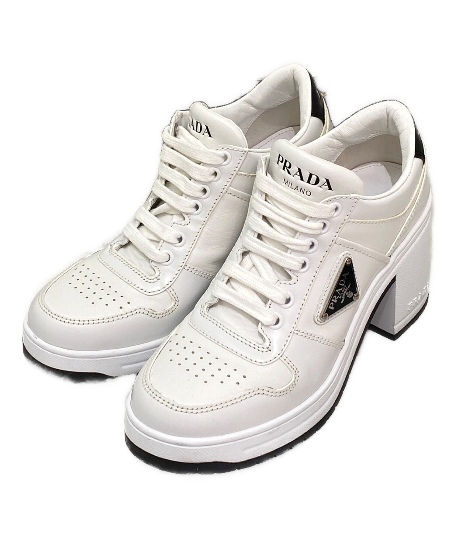 高価値セリー PRADA ホワイト スニーカー 靴 - www.powertee.com